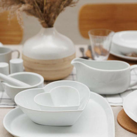 Mikasa Chalk Porcelain Heart Large Serving Bowl, 21cm, White.